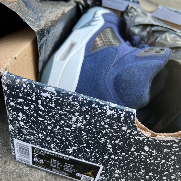 Jordan 5s - Picture 4 of 4